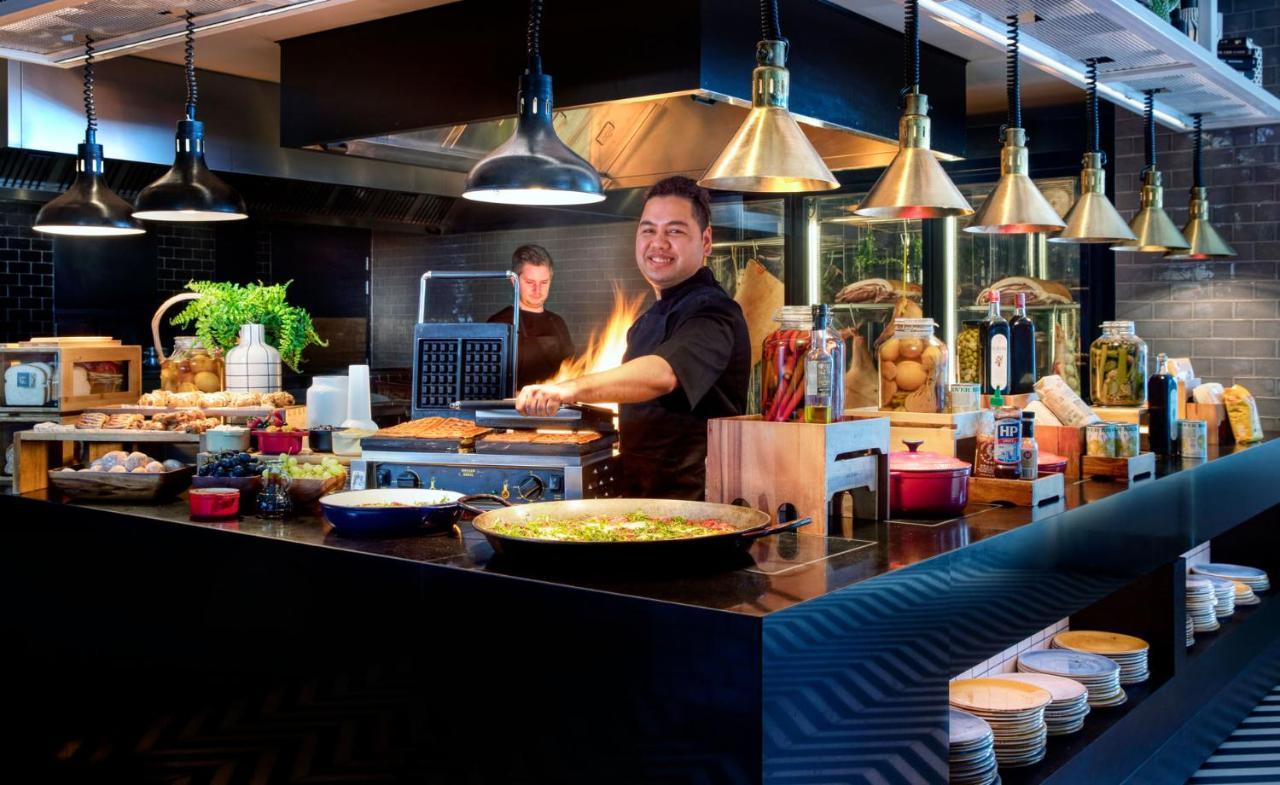 Qt Queenstown Exteriör bild A live kitchen