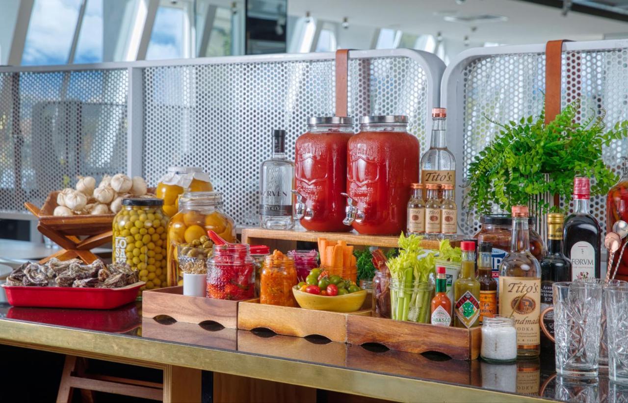 Qt Queenstown Exteriör bild A Bloody Mary bar