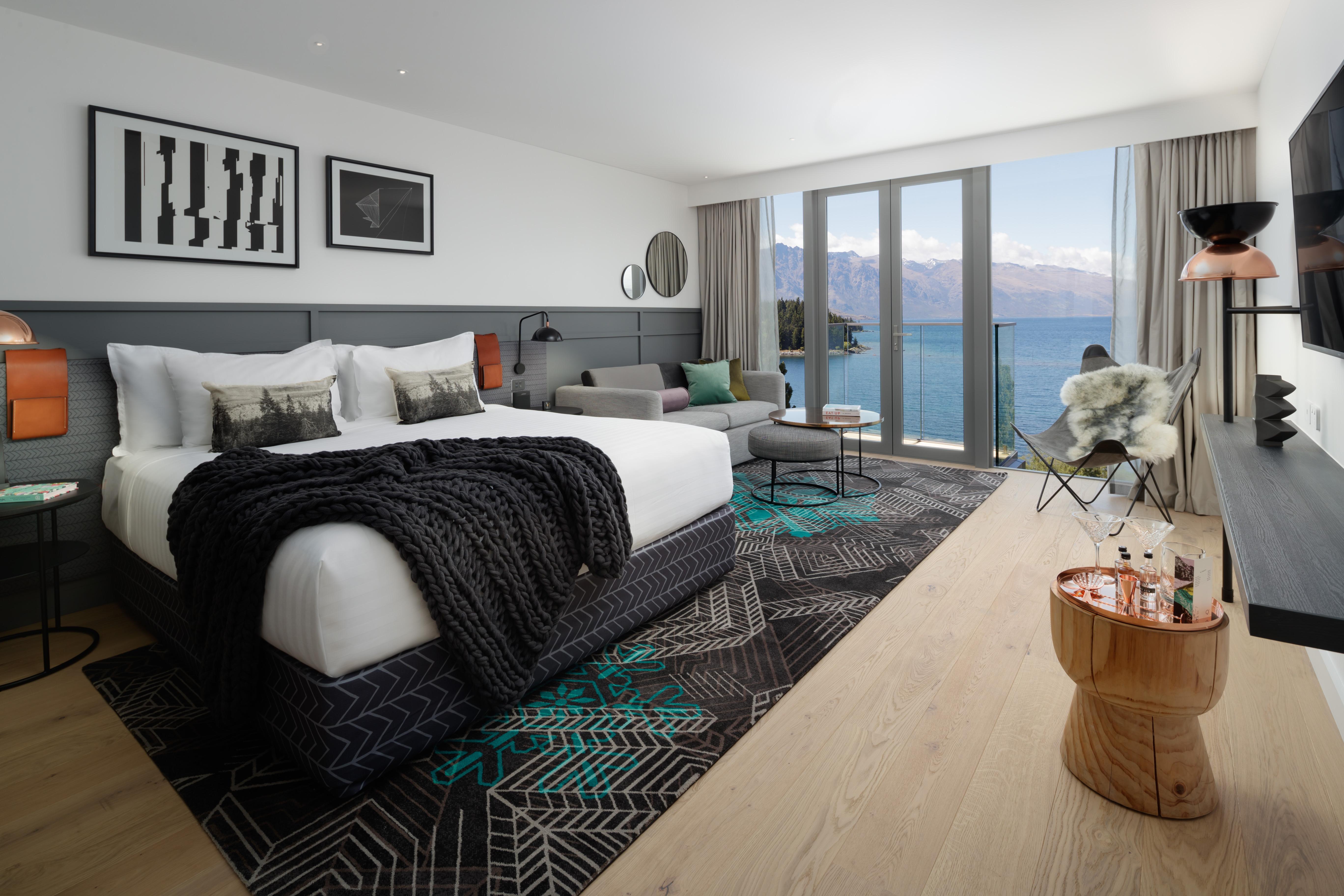 Qt Queenstown Exteriör bild The Hotel's Lakefront Suite
