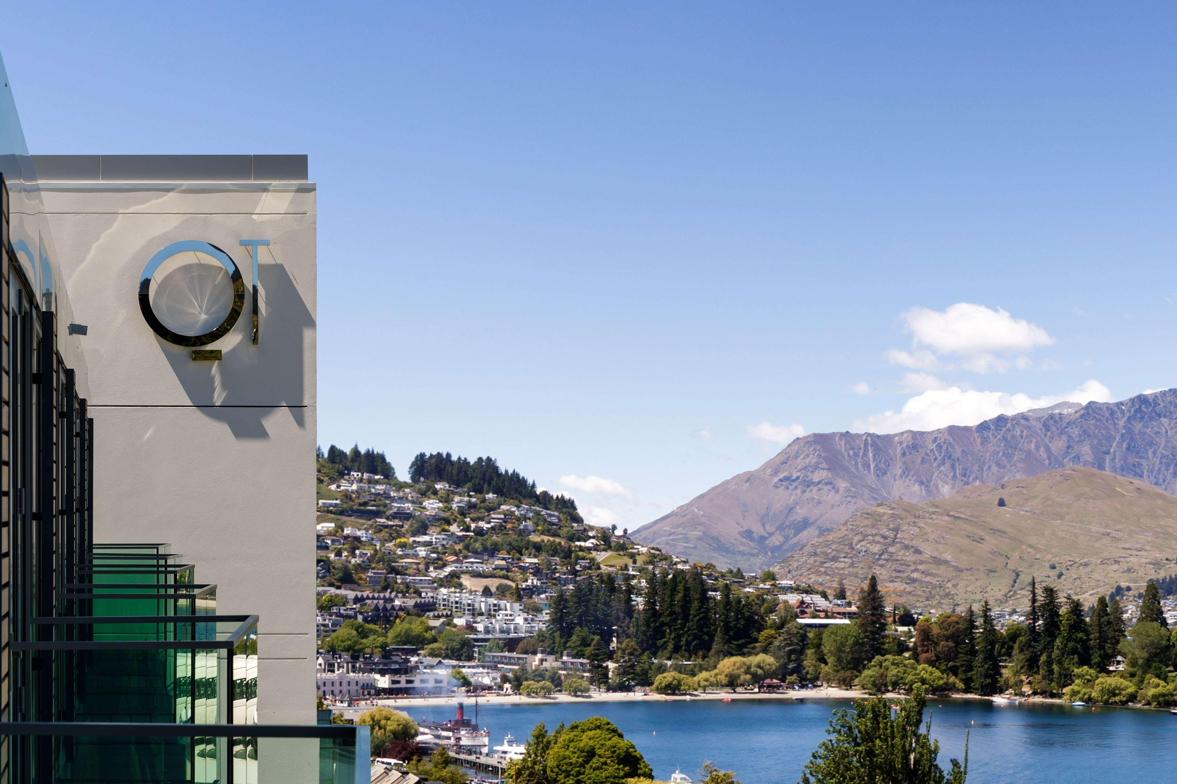 Qt Queenstown Exteriör bild The University of Otago Clocktower