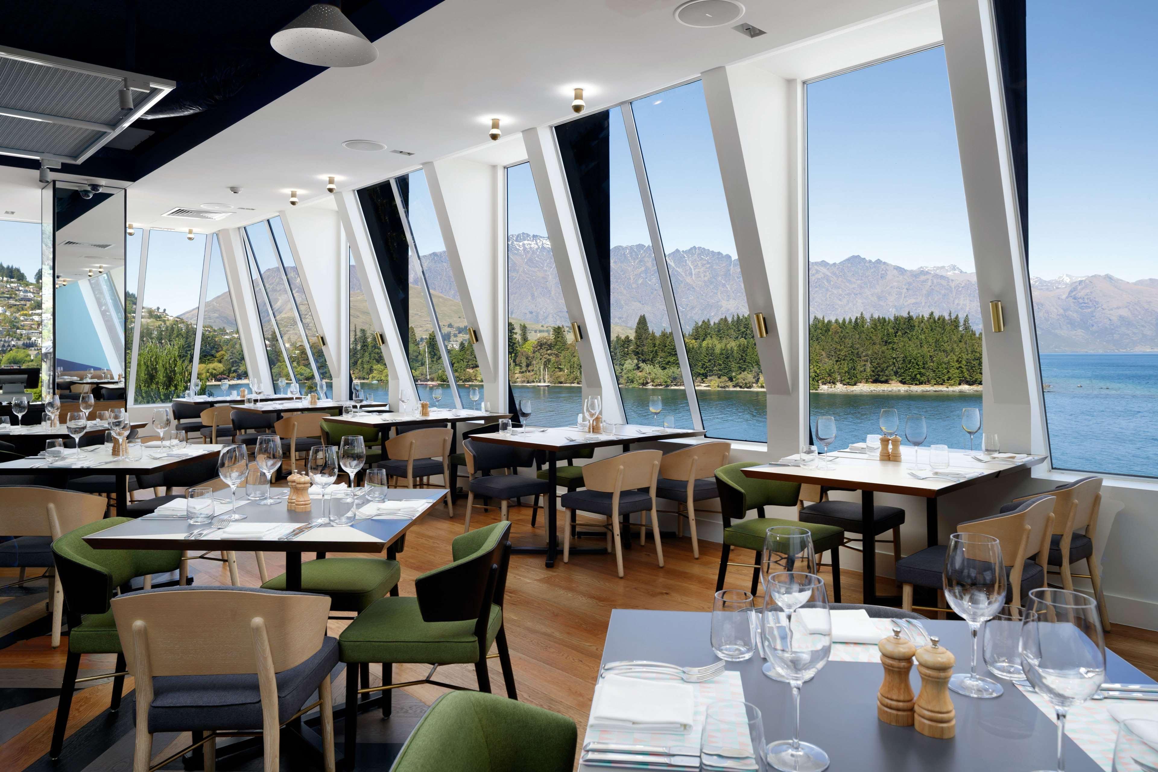 Qt Queenstown Exteriör bild The interior of the restaurant
